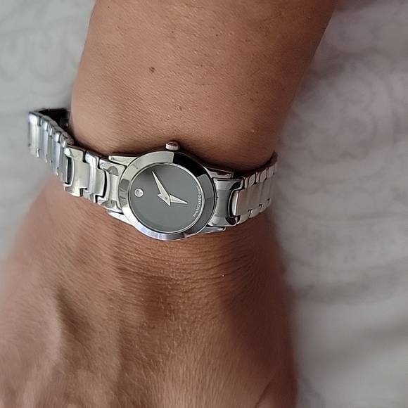 Movado watch - Picture 3 of 4